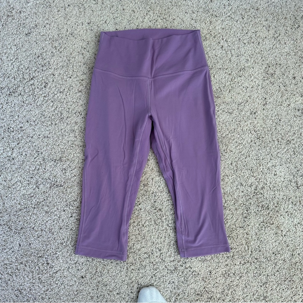 Lululemon purple capri leggings